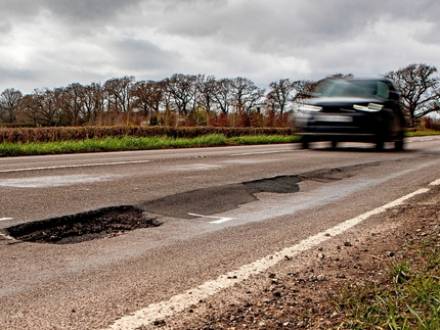 Des Plaines, IL car crash lawyer for an accident caused by a pothole