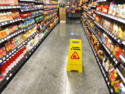 Filing a Lawsuit Against an Illinois Grocery Store for a Slip-and-Fall Case